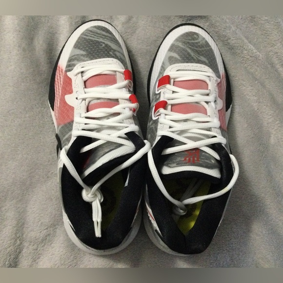 Men's Nike Air Zoom Kyrie 8 Basketball Shoes University Red & Black Size 10 - Picture 7 of 8